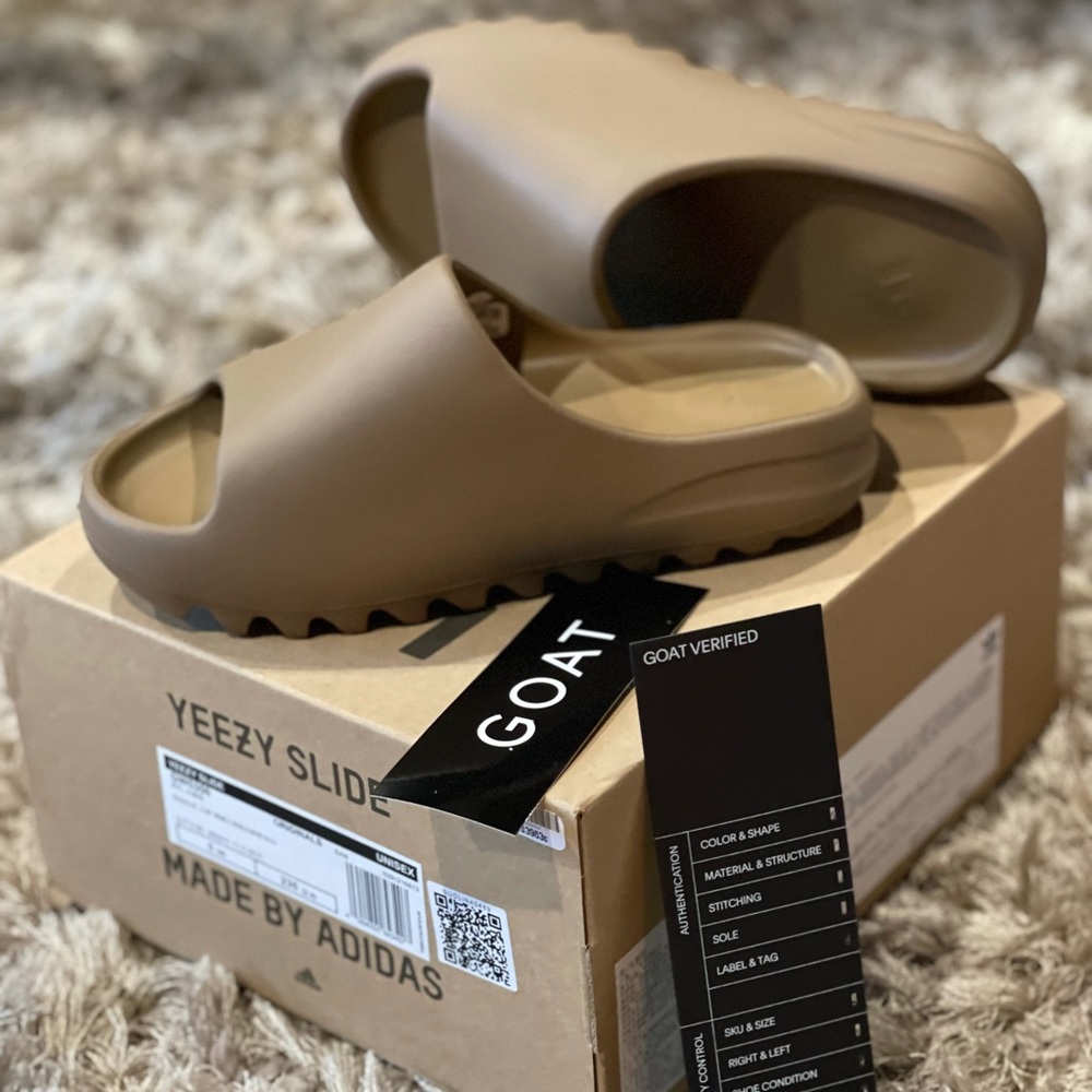 New in Box Yeezy unisex slides. (Price firm)